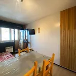Arcelle - Location: En Plein Centre De La Station Mae-9104
