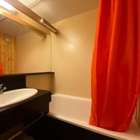 Arcelle - Location: En Plein Centre De La Station Mae-9104 *