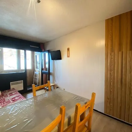 Arcelle - Location: En Plein Centre De La Station Mae-9104 *