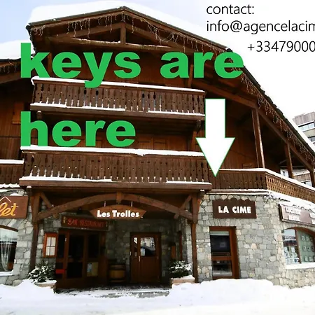 Arcelle - Location: En Plein Centre De La Station Mae-9104 아파트
