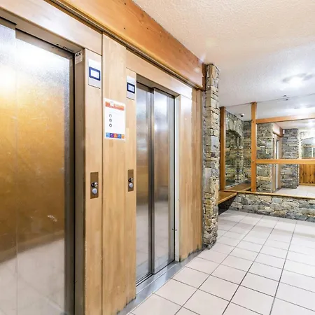 Arcelle - Location: En Plein Centre De La Station Mae-9104 *